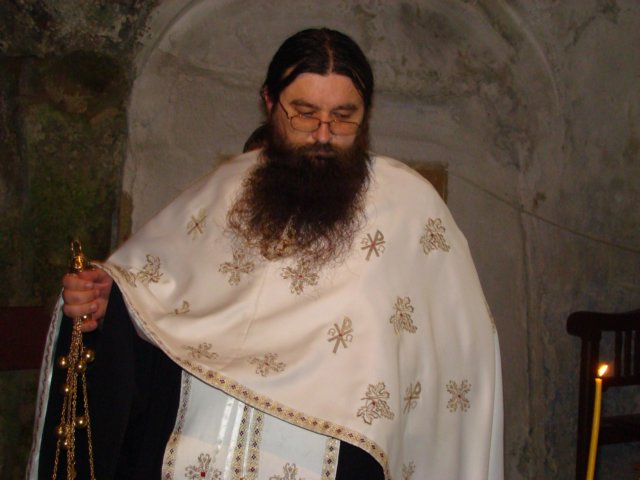 nascatoarededumnezeufecioarabucurate.jpg